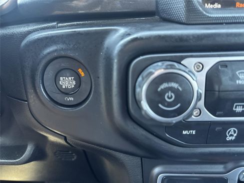 Used 2019 Jeep Wrangler Unlimited Sahara AWD/4WD image 22