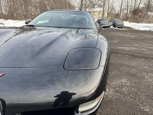 Used 2004 Chevrolet Corvette Coupe w/ Preferred Equipment Group image 10