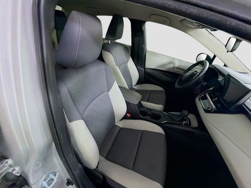 Used 2025 Toyota Corolla LE FWD image 30