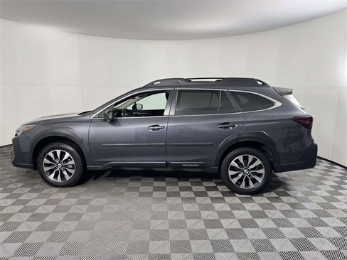 Used 2023 Subaru Outback Limited image 11