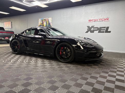 Used 2018 Porsche 718 Cayman GTS image 1