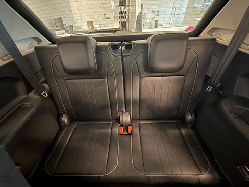 Used 2022 Volkswagen Tiguan SE w/ Panoramic Sunroof Package FWD image 39