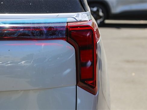 New 2026 Kia Carnival EX image 9