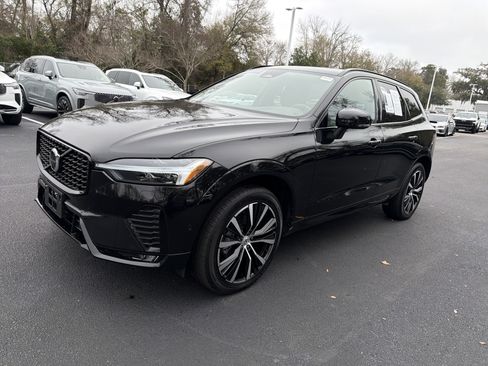 Certified 2025 Volvo XC60 B5 Plus image 5