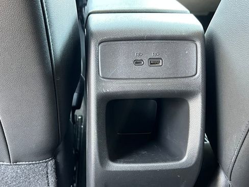 Used 2025 Chevrolet Trax LT FWD image 12
