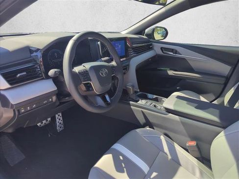 Used 2026 Toyota Camry SE FWD image 12