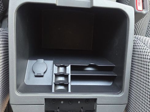 Used 2017 Nissan Frontier SV w/ SV Value Truck Package image 18