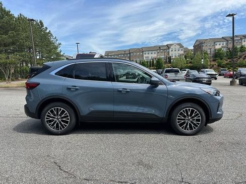 New 2025 Ford Escape SE w/ PHEV Premium Package FWD image 8
