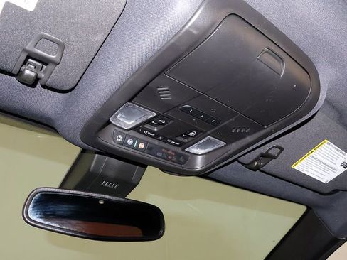 Used 2024 Chevrolet Equinox Premier AWD/4WD image 24