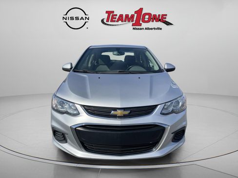 Used 2018 Chevrolet Sonic LT w/ Convenience Package FWD image 2