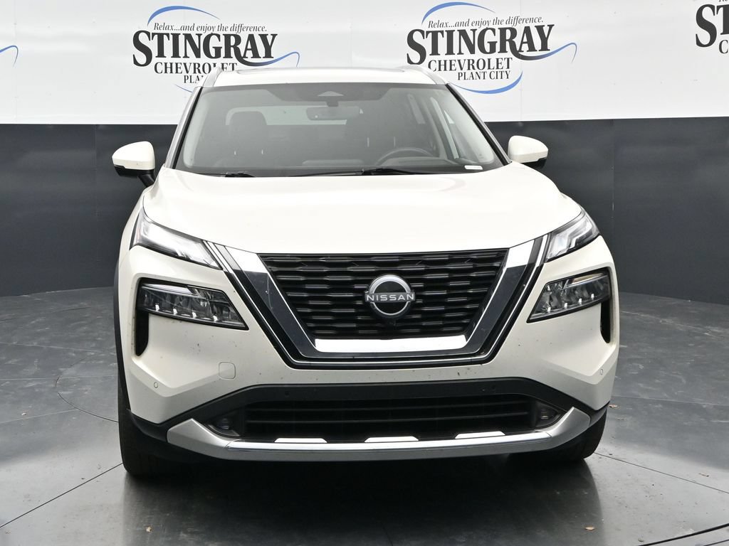 Used 2022 Nissan Rogue Platinum w/ Head-Up Display Package AWD/4WD image 2
