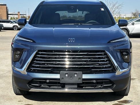 Used 2025 Buick Enclave Preferred image 10