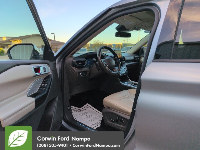 Used 2020 Ford Explorer Platinum w/ Premium Technology Package AWD/4WD image 9