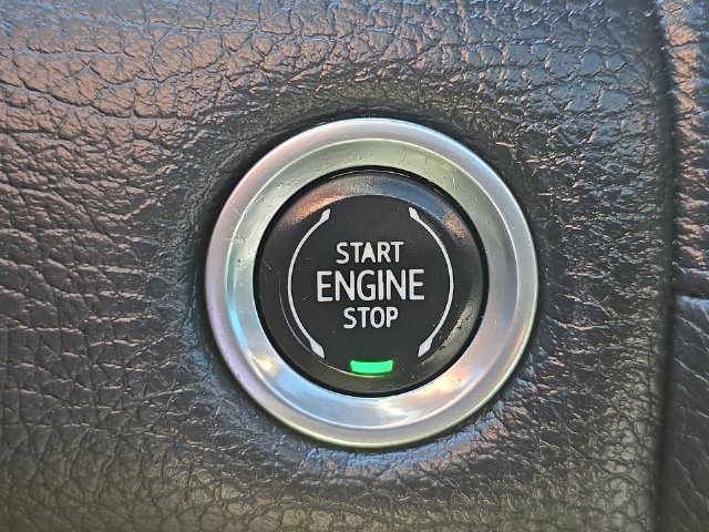 Used 2021 GMC Yukon Denali w/ Denali Premium Package AWD/4WD image 17