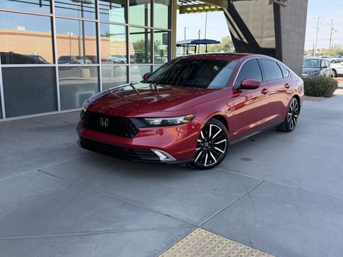 Used 2024 Honda Accord Touring image 2