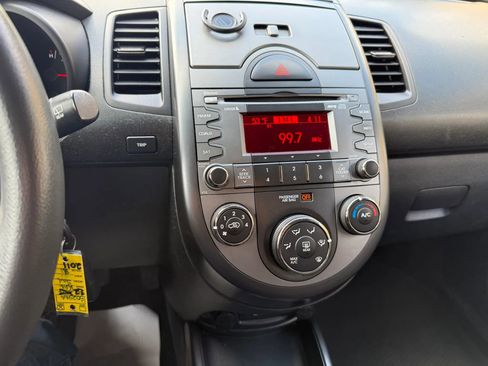 Used 2011 Kia Soul + w/ Audio Pkg FWD image 10