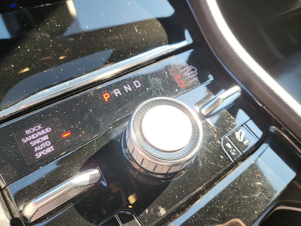 Used 2023 Jeep Grand Cherokee Overland w/ Luxury Tech Group IV AWD/4WD image 15