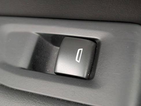 Used 2025 Chevrolet Suburban Z71 image 35