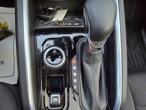 Used 2023 Chevrolet Colorado LT w/ LT Convenience Package II image 22