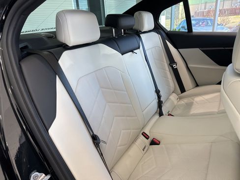 Used 2025 BMW 530i xDrive w/ Premium Package image 44