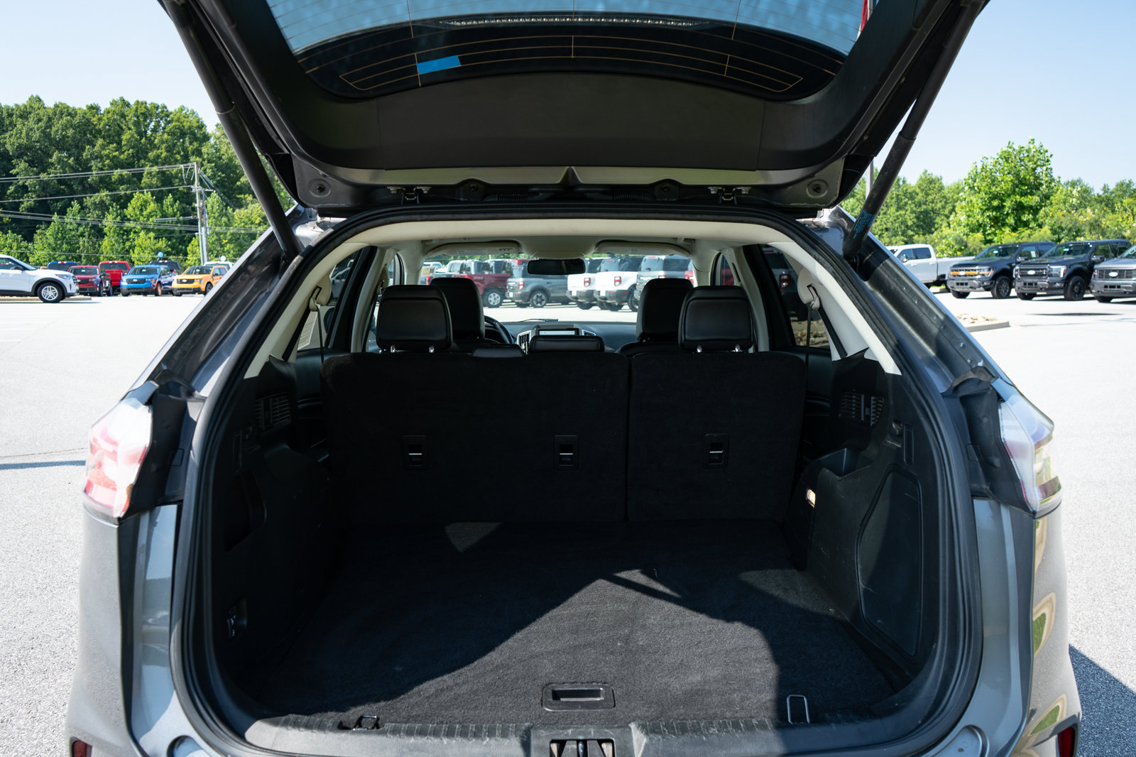 Used 2024 Ford Edge Titanium AWD/4WD image 9