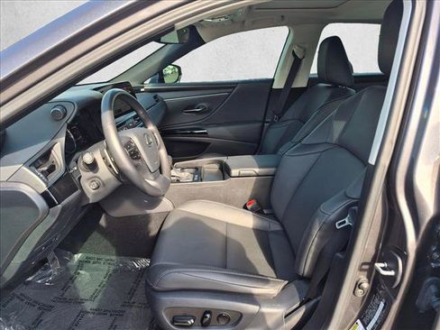 Used 2025 Lexus ES 300h w/ Premium Package FWD image 10