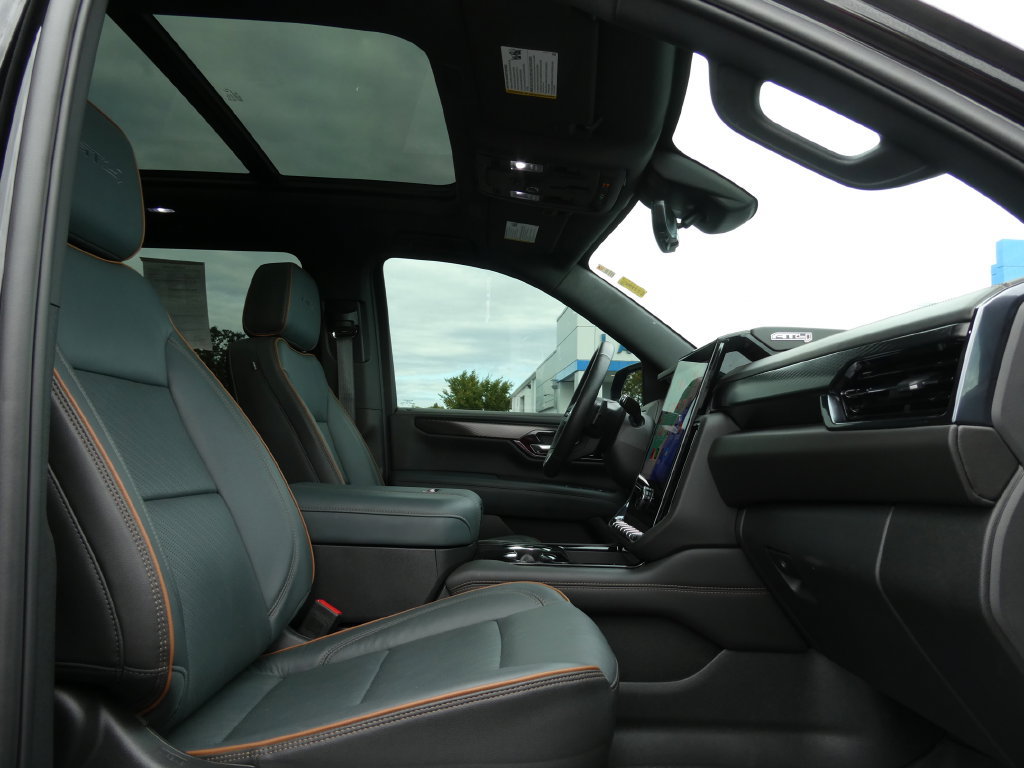 Certified 2025 GMC Yukon XL AT4 w/ AT4 Premium Package AWD/4WD image 15