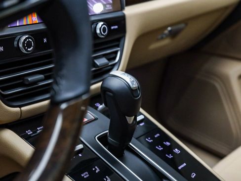 Certified 2025 Porsche Macan image 27