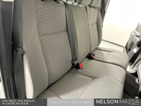 Used 2022 Toyota Tacoma SR AWD/4WD image 29