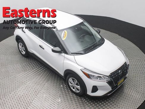 Used 2024 Nissan Kicks S FWD image 3