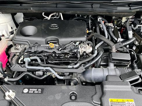 Used 2024 Toyota Sienna LE image 10