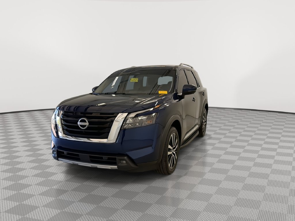 Certified 2025 Nissan Pathfinder Platinum w/ Lighting Package (N93) FWD image 6
