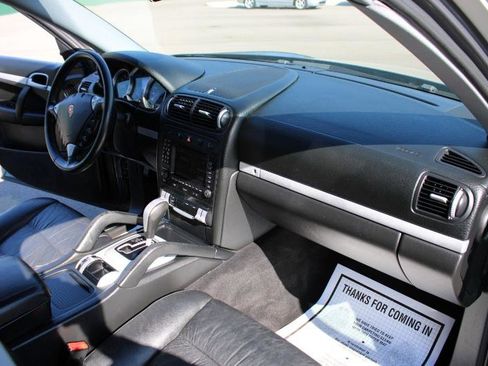 Used 2005 Porsche Cayenne S image 7