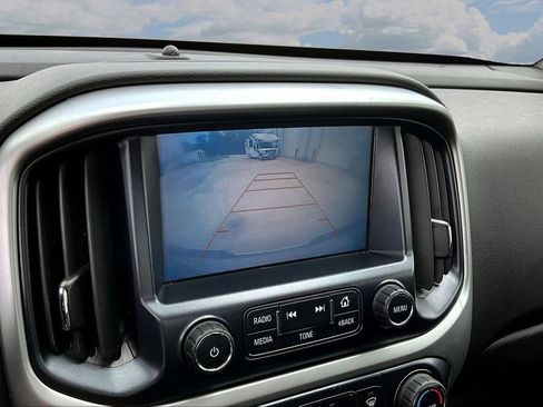 Used 2018 Chevrolet Colorado LT w/ LT Convenience Package RWD image 17