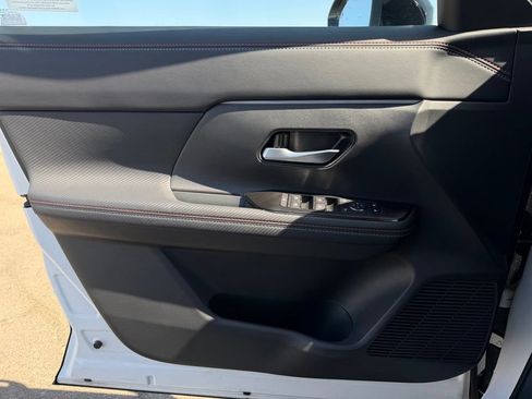 Certified 2025 Nissan Kicks SR AWD/4WD image 19