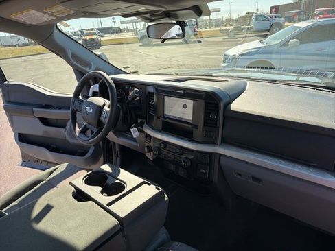Used 2025 Ford F250 XLT image 39