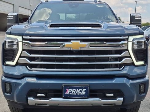 Used 2025 Chevrolet Silverado 3500 High Country w/ High Country Premium Package AWD/4WD image 2