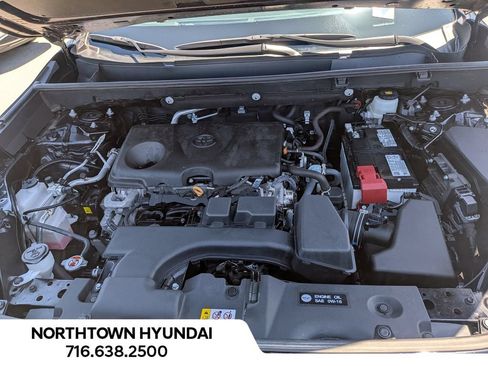 Used 2025 Toyota RAV4 XLE AWD/4WD image 34