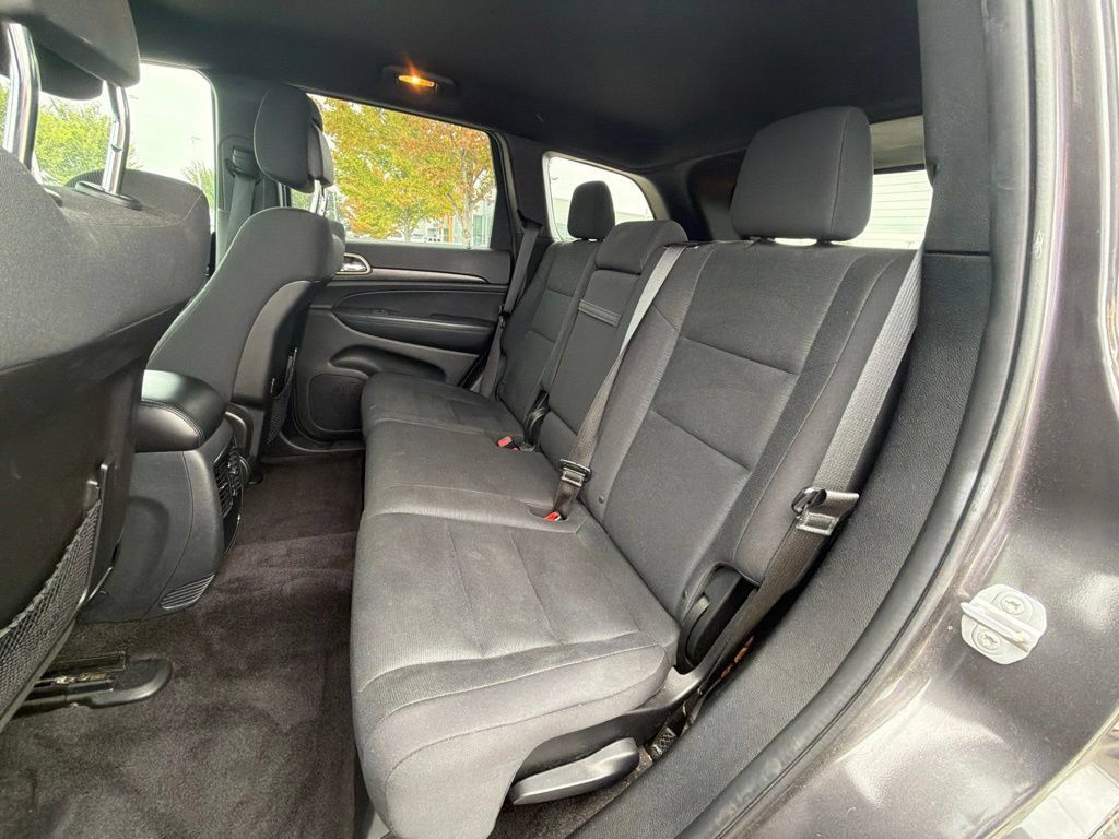 Used 2015 Jeep Grand Cherokee Laredo w/ Quick Order Package 23E AWD/4WD image 13