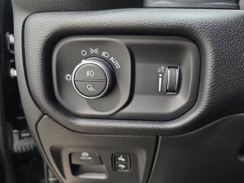 Used 2022 RAM 1500 Big Horn AWD/4WD image 25