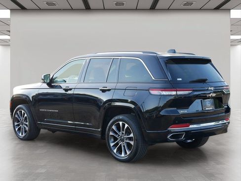 Used 2023 Jeep Grand Cherokee Overland AWD/4WD image 4