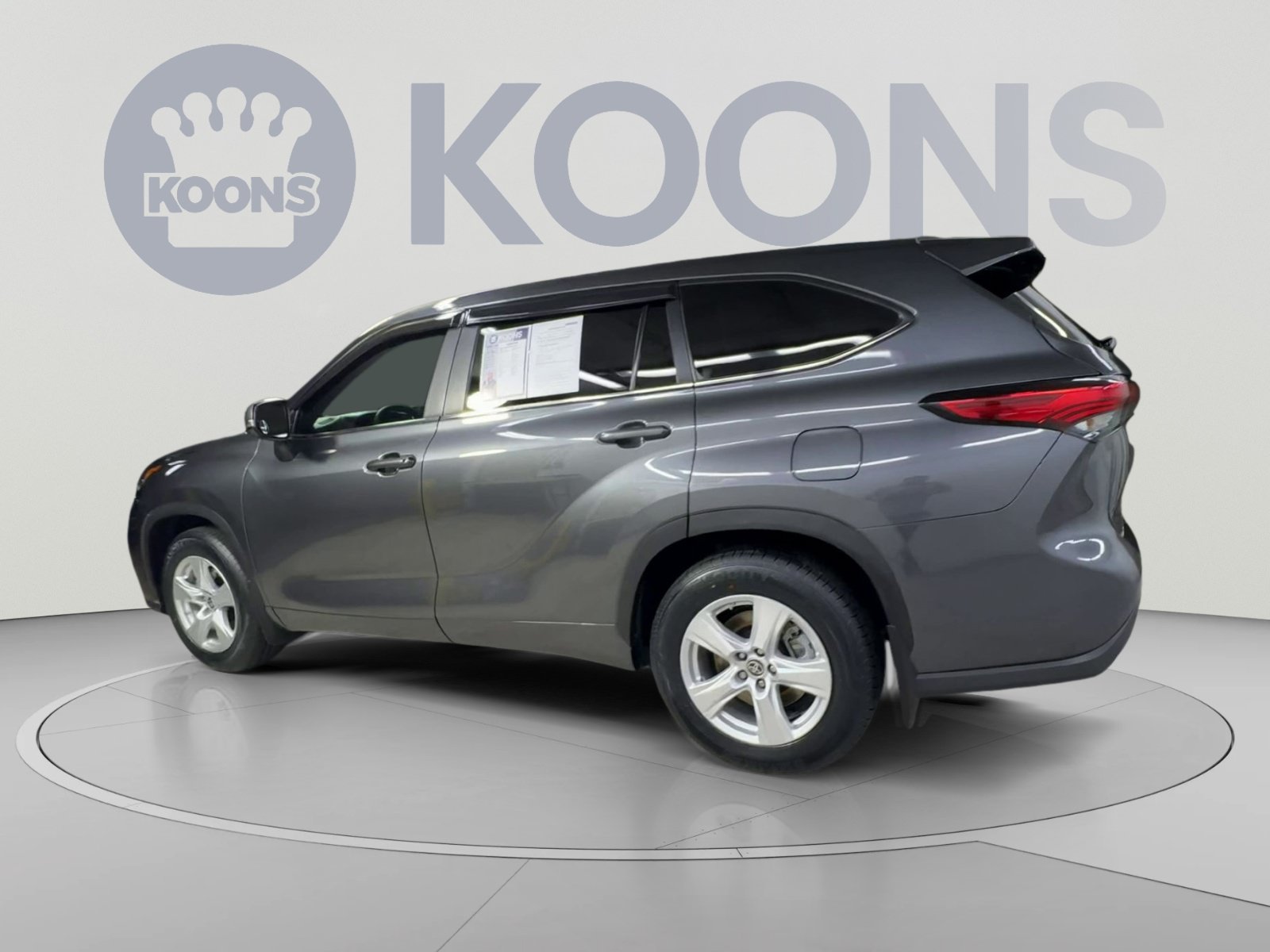 Used 2023 Toyota Highlander LE AWD/4WD image 8