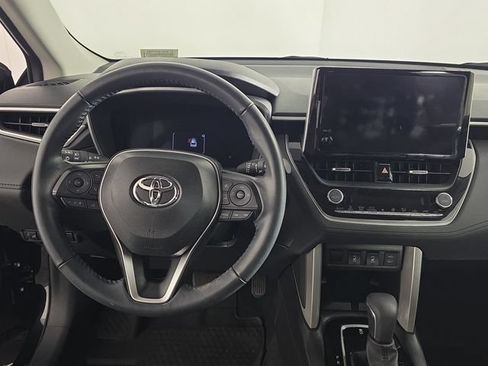 Used 2024 Toyota Corolla Cross XLE w/ Convenience Package AWD/4WD image 11