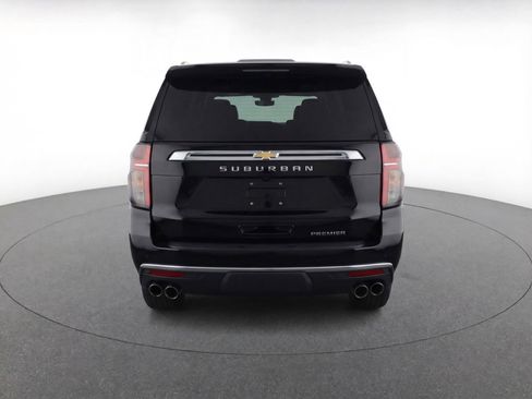 Used 2023 Chevrolet Suburban Premier image 7