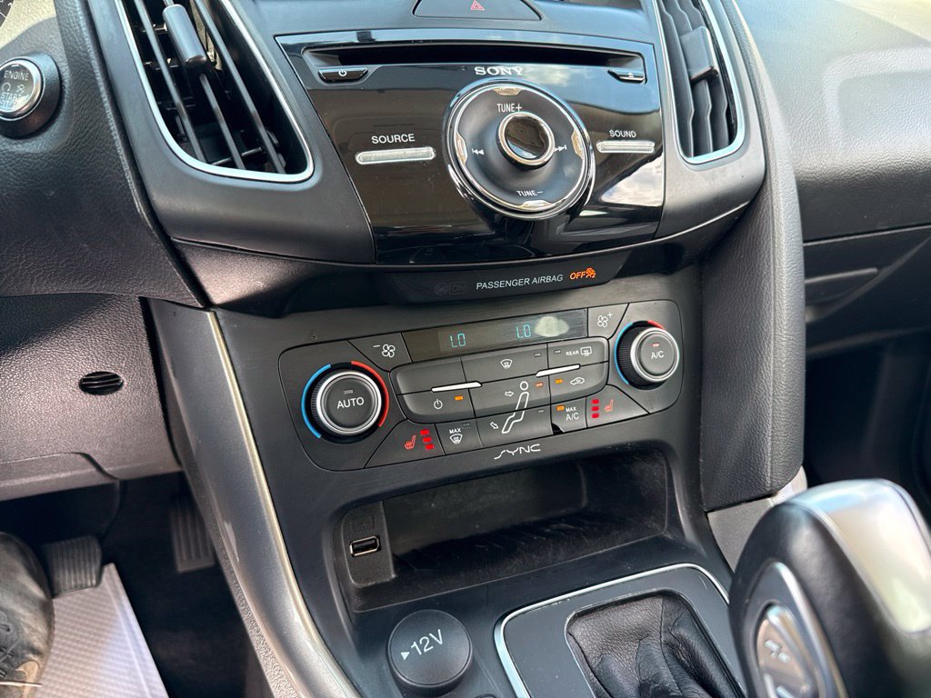 Used 2018 Ford Focus Titanium FWD image 32