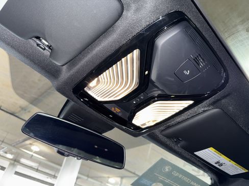 Certified 2024 BMW 330i Sedan w/ Convenience Package image 33