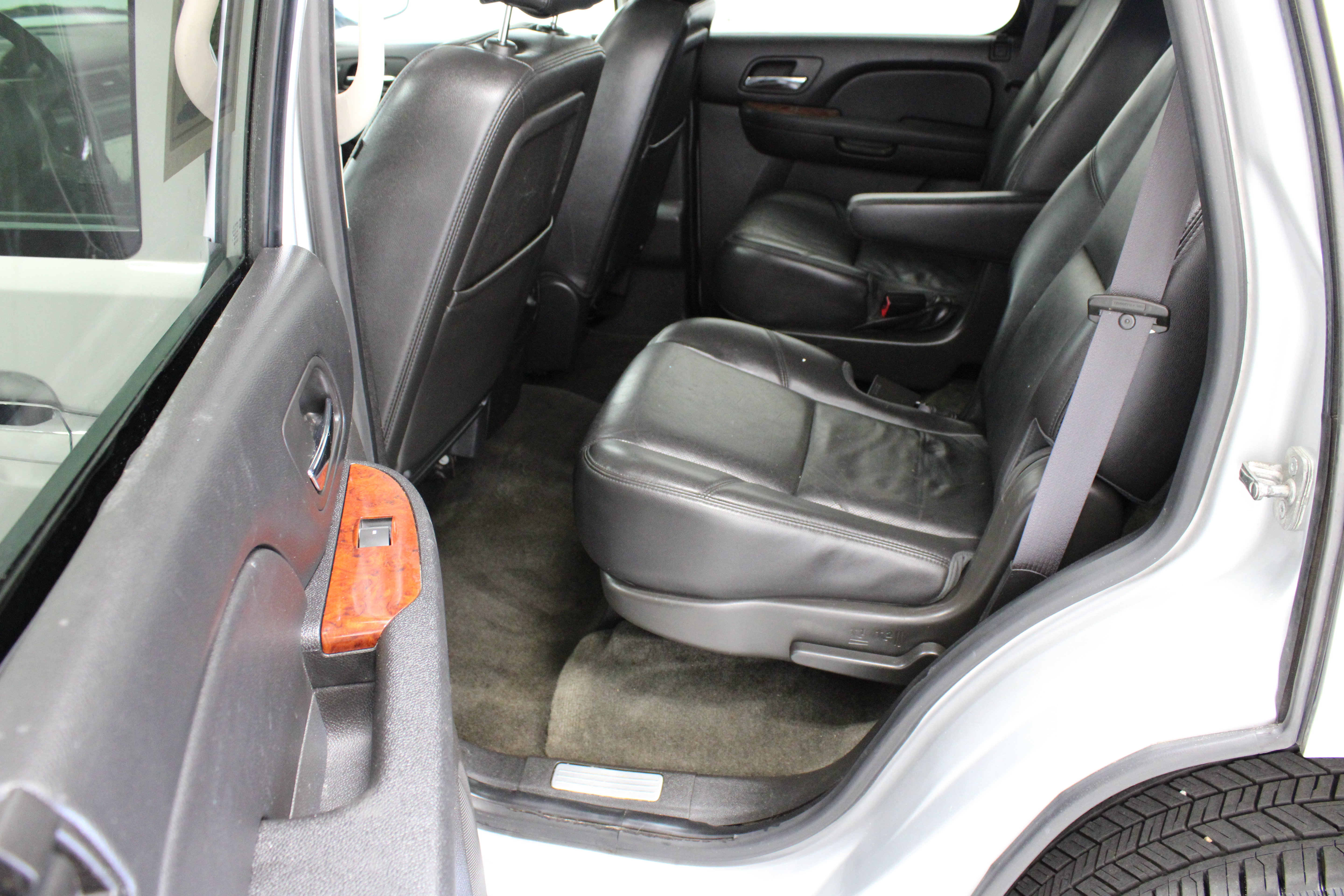 Used 2013 Chevrolet Tahoe LTZ RWD image 29