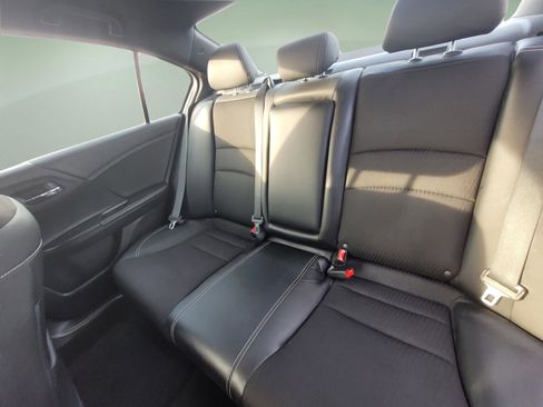 Used 2017 Honda Accord Sport image 27