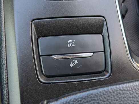 Used 2019 Ford Fusion SE FWD image 28