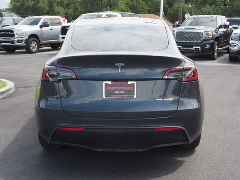 Used 2022 Tesla Model Y Long Range AWD/4WD image 6